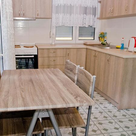 Makri Square Apartment Luaran gambar