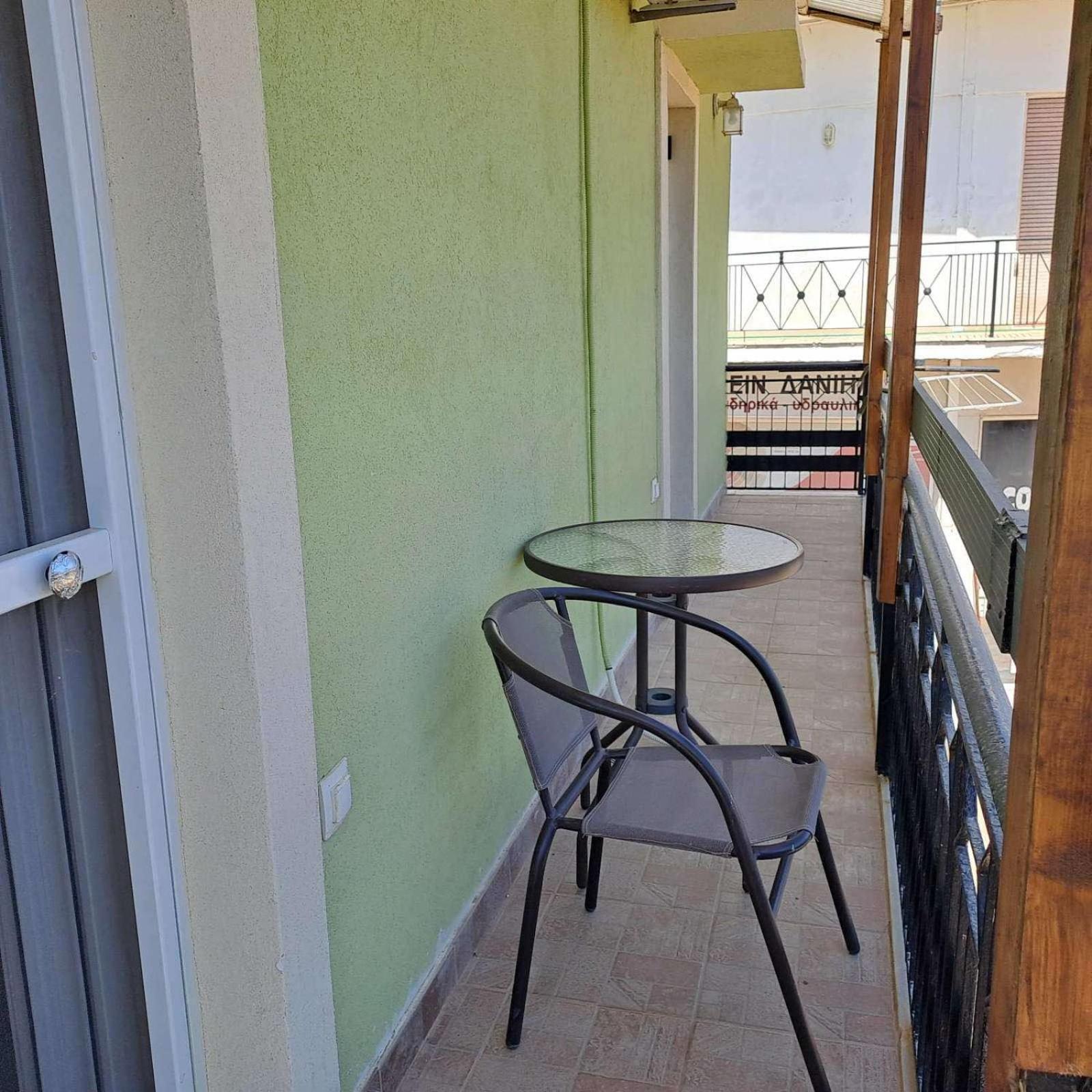 Makri Square Apartment Luaran gambar
