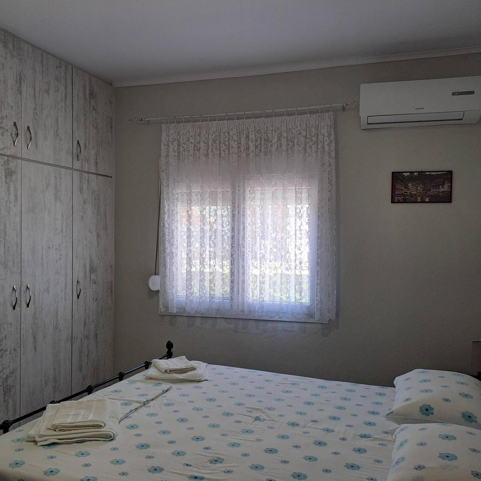 Makri Square Apartment Luaran gambar
