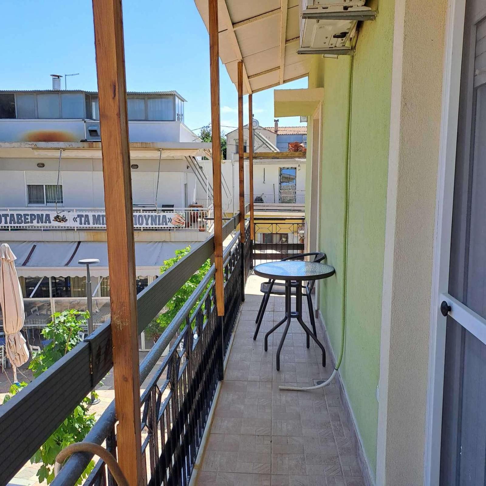 Makri Square Apartment Luaran gambar