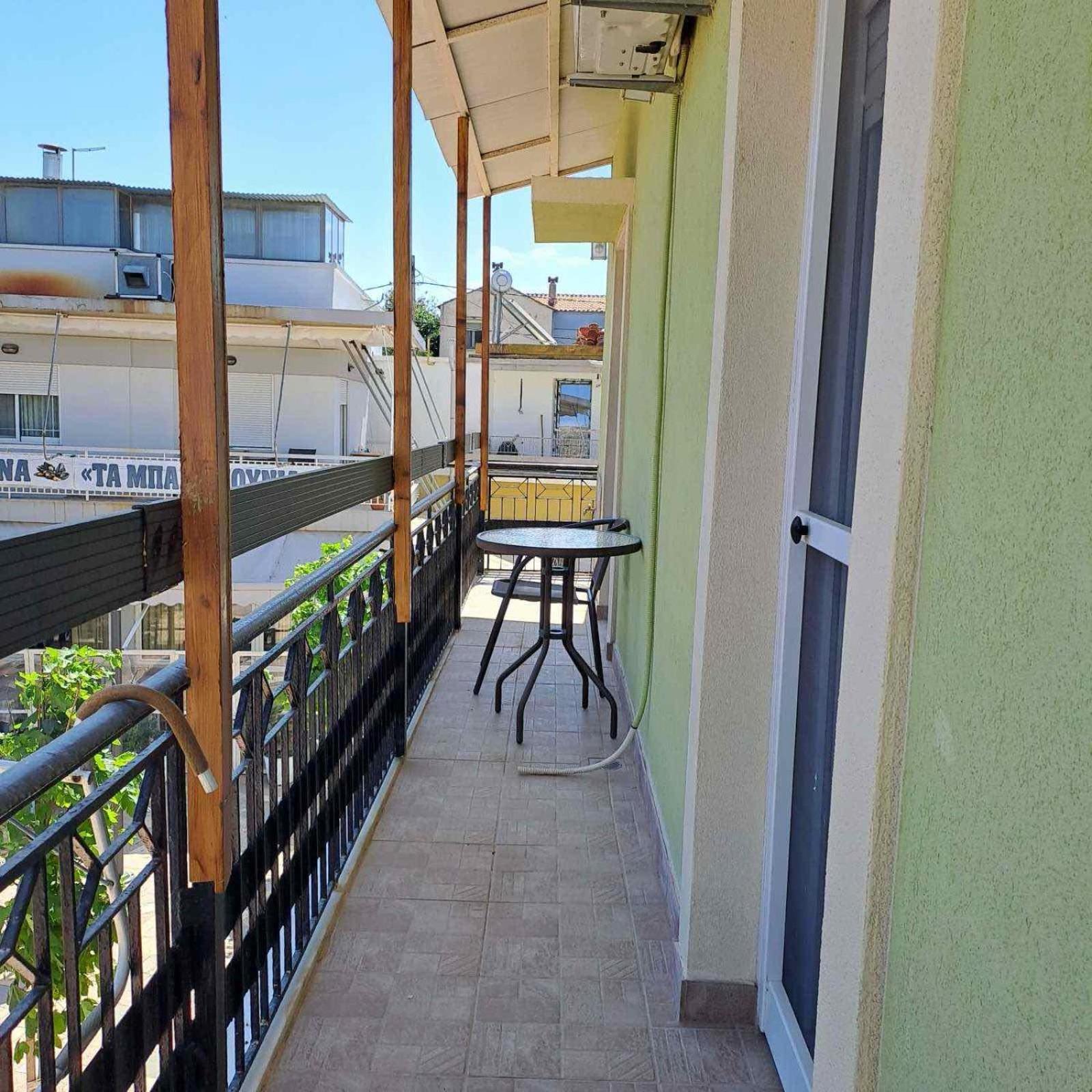 Makri Square Apartment Luaran gambar